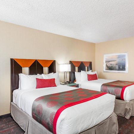 Ramada By Wyndham San Diego National City Exteriér fotografie