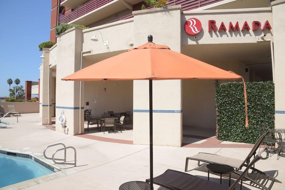 Ramada By Wyndham San Diego National City Exteriér fotografie